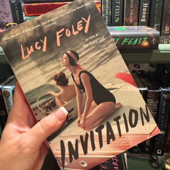 Lucy Foley Book Collection - Picture 5 of 5
